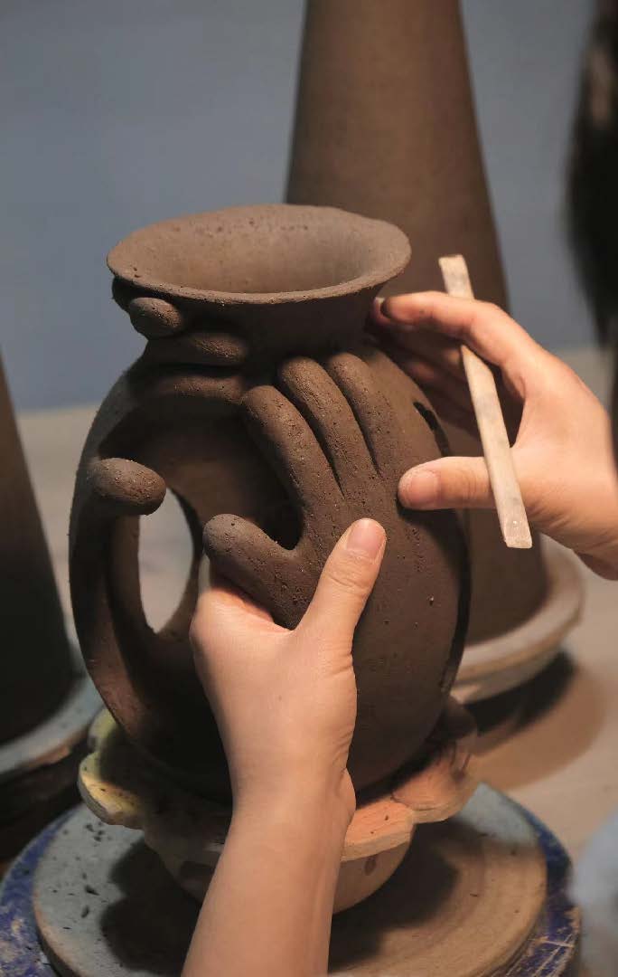 Xin Li: "Hand Series"Hand Guard