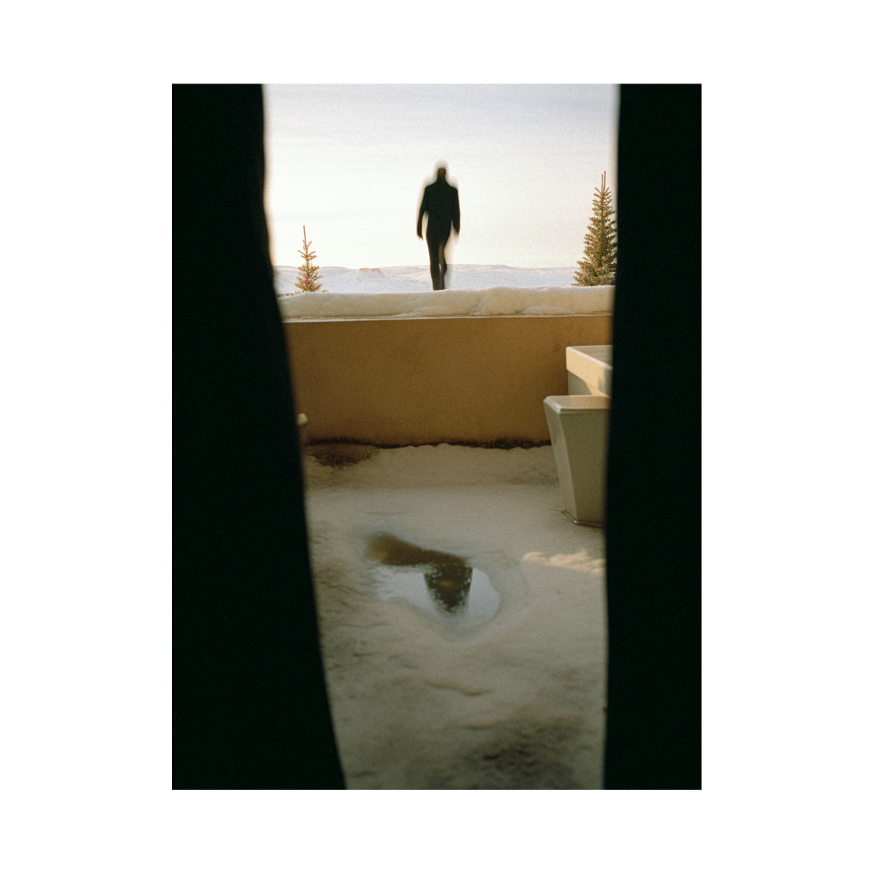 Chuanduan Chen:  Bellyof The Giant Serpent: Prophecy - the giant outside the window