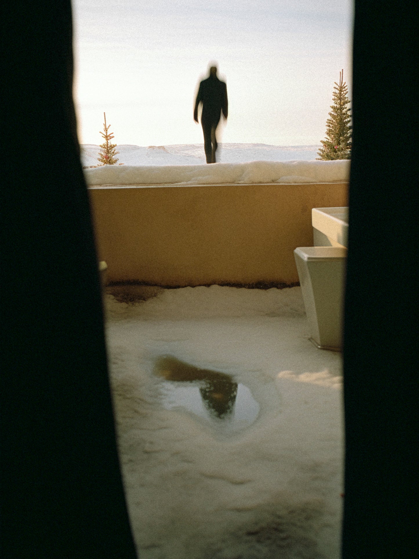 Chuanduan Chen:  Bellyof The Giant Serpent: Prophecy - the giant outside the window