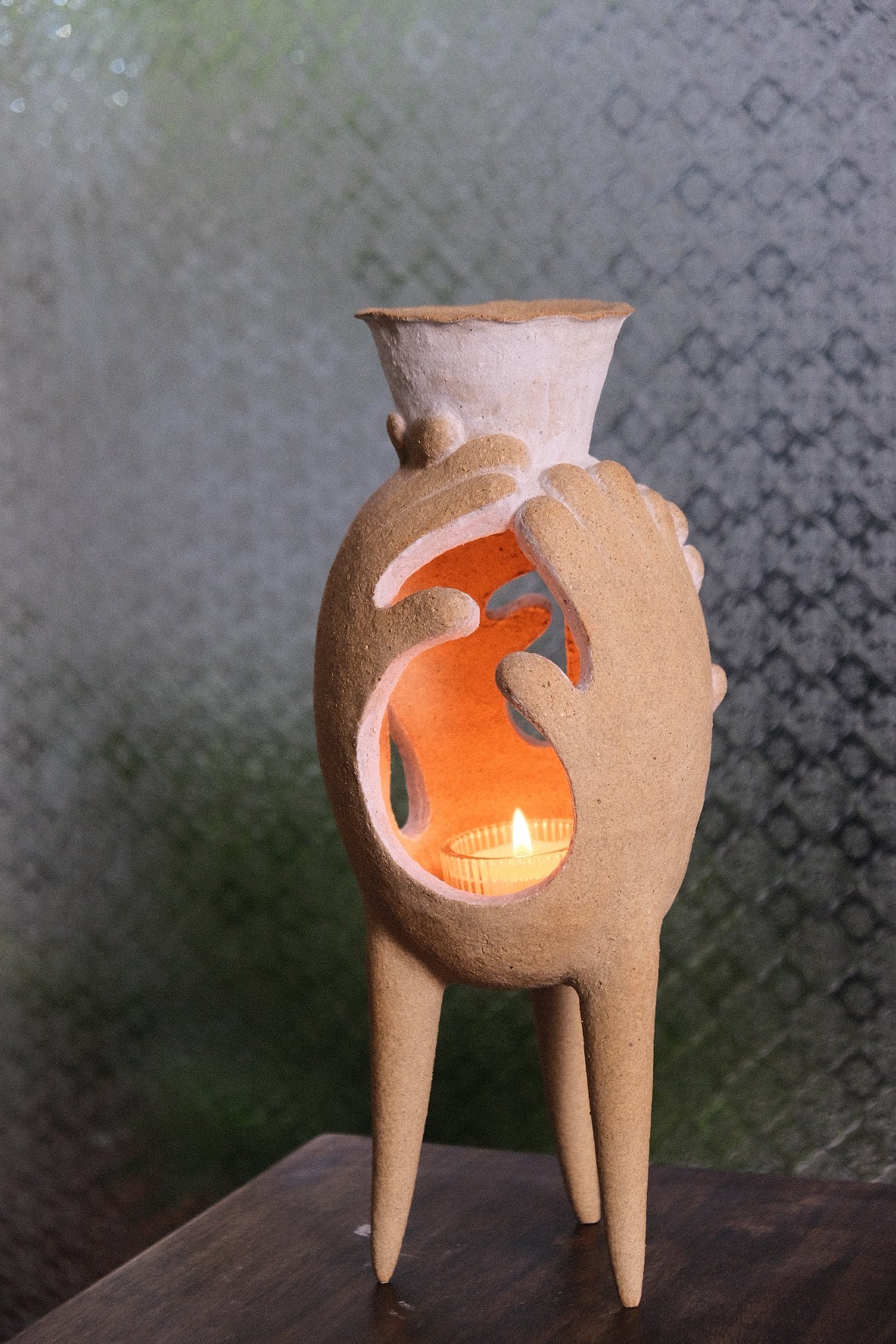 Xin Li: "Hand Series"Hand Guard